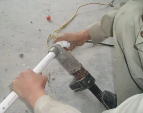 滨海新漏水维修电话